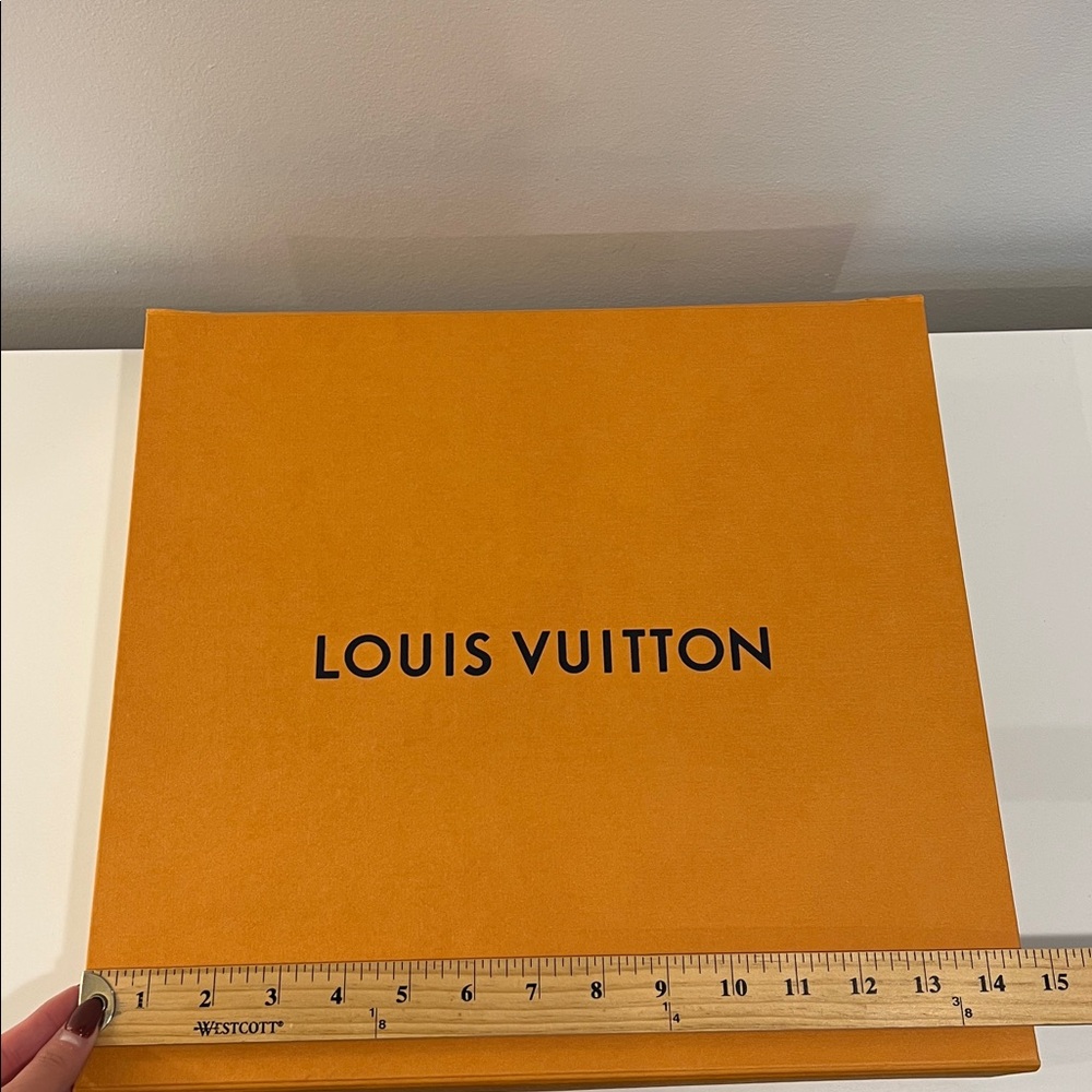 Louis Vuitton Signature Orange Gift Box - Picture 4 of 5